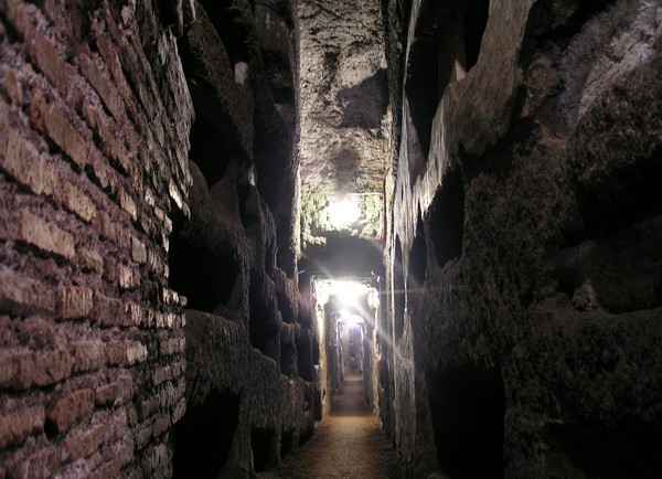 ▲巴黎著名景點地下墓穴。（圖／維基百科）