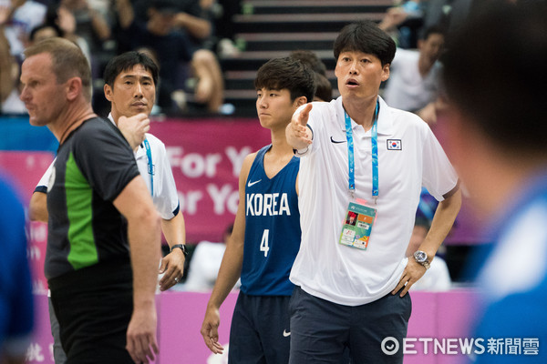▲▼台北世大運中華男籃對南韓,南韓總教練被驅逐出場。（圖／記者季相儒攝）