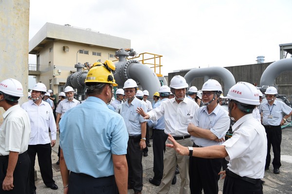 ▲▼▲▼815停電調查小組首次實勘　要求中油釐清行政責任。（圖／行政院提供）