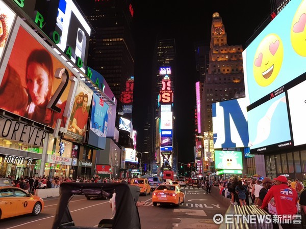 ▲Galaxy Note 8 夜間實景拍攝, 紐約時代廣場。（圖／記者洪聖壹攝）