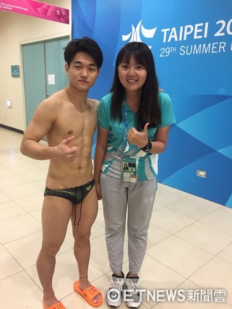 ▲高顏值韓國跳水選手金永南吸引粉絲爭相合照             。（圖／世大運青年記者羅少佟攝）