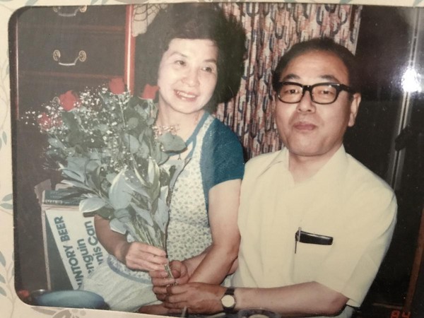 平出莊司的母親張金蘭（左，日本姓名：平出幸子），曾在貿易公司任職，因工作認識平出莊司的父親，婚後定居東京。（平出莊司提供）