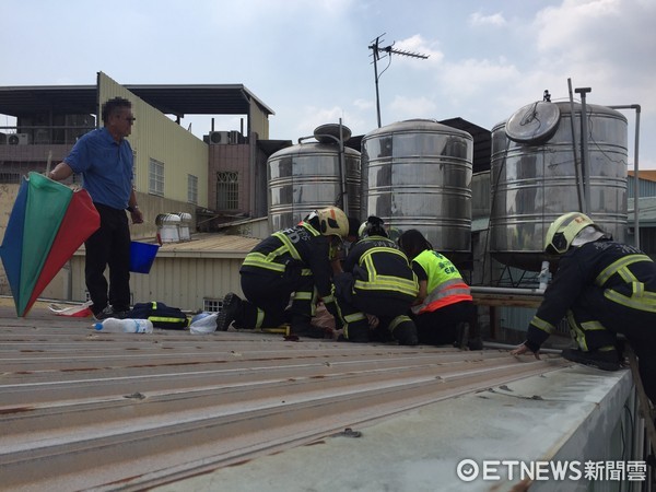 ▲▼台中水塔工人中暑，昏迷在鐵皮屋頂，送醫仍然不治。（圖／記者莊智勝翻攝）