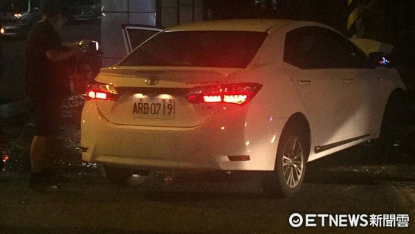 ▲高雄市30日凌晨傳出肇逃車禍。（圖／記者莊宜庭翻攝）