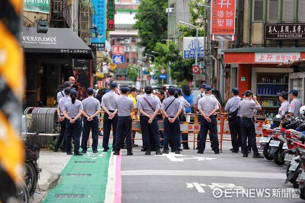 ▲▼台北田徑場外場、小巨蛋周遭交通管制。（圖／記者林世文攝）