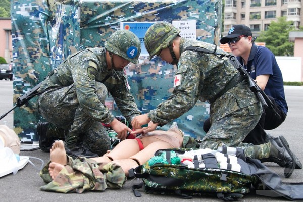 軍醫局「緊急救護技能競賽」　增進戰傷醫療能量