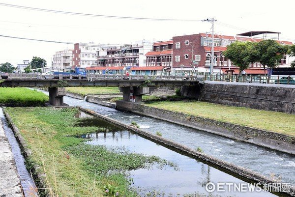 花蓮市公所向推動客家文化生活環境營造，以「鮮鮮河水•尋客庄」規劃書獲客委會核定補助經費。（圖／花蓮市公所提供）