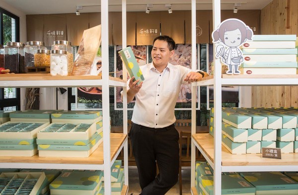 從網路起家的金沢千味軒，今年6月在台南安平開設形象店，即使隱身住宅區，卻常有顧客特地來掃貨。