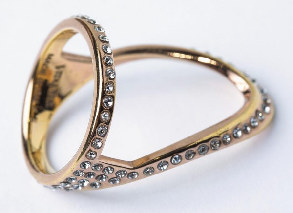 VITA FEDE碎鑽裝飾戒指。NT$12,000
