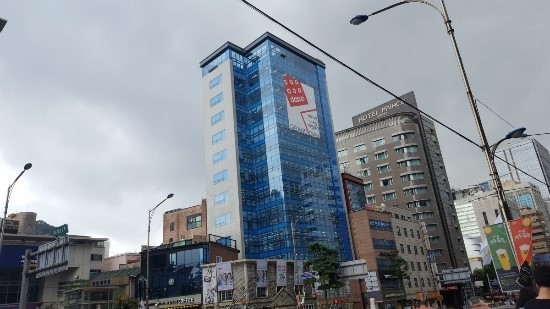 ▲南韓明洞開了一層8樓的Daiso購物中心。（圖／翻攝自Naver Blog tang9）