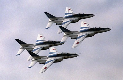 日自衛隊「墜機前特意避開人群」! 目擊者曝T-4教練機最後身影