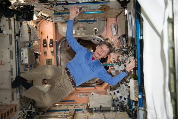 ▲▼國際太空站第一位女性指揮官惠特森。（圖／翻攝自Peggy Whitson‏推特）