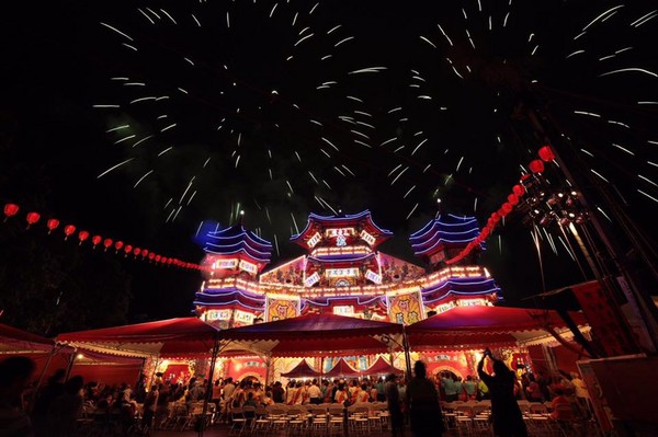 雞籠中元祭。（圖／翻攝自林右昌臉書）