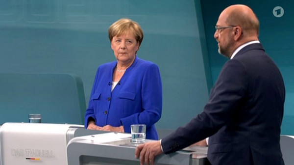 ▲▼德國總理梅克爾(Angela Merkel)與對手社民黨黨魁舒茲(Martin Schulz)進行電視辯論，談到北韓問題，她強調只有川普能解決問題。（圖／路透社）