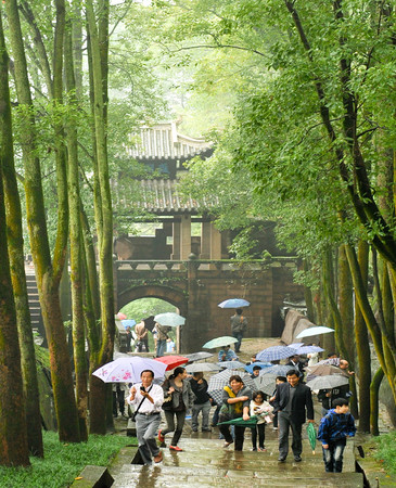 記者從重慶市合川區旅遊局獲悉，距今700多年的古戰場遺址、國家考古遺址公園合川釣魚城景區將於9月8日至12日釣魚城旅遊休閒文化節期間免費開放，9月13日起恢復正常售票。（圖／新華社）