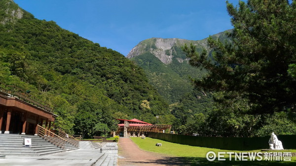 花蓮縣布洛灣遊憩區，屬於太魯閣峽谷的菁華地帶，交通容易到達，遊憩設施多元，適合全家大小一起來旅遊。（圖／太管處提供）