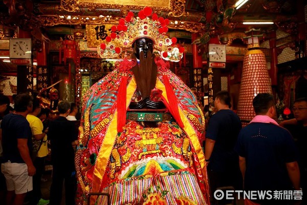 新竹都城隍廟，竹塹中元城隍祭，遶境賑孤。（圖／新竹都城隍廟提供）