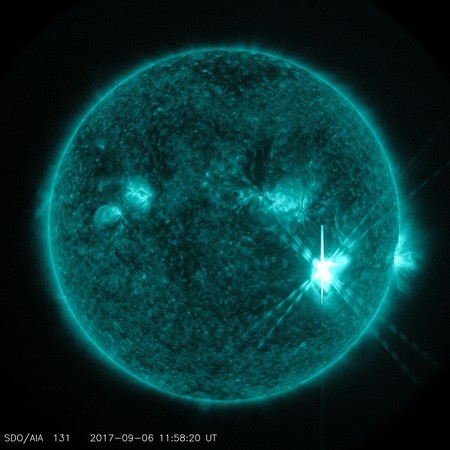 ▲▼NASA觀測到太陽表面出現高強度閃焰。（圖／翻攝自NASA網站）