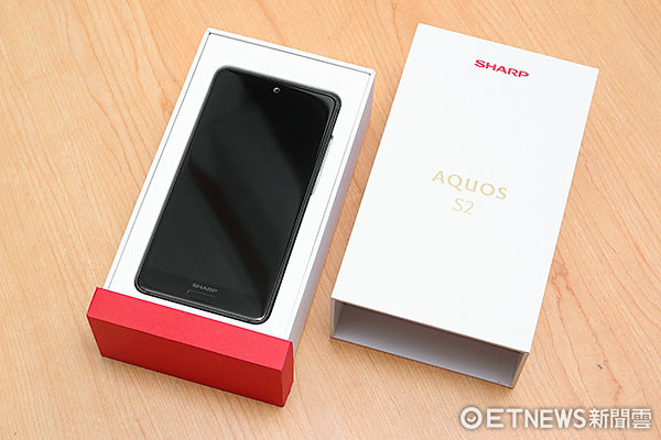 ▲ Sharp AQUOS S2 開箱圖集。（圖／記者鄭惟仁攝）
