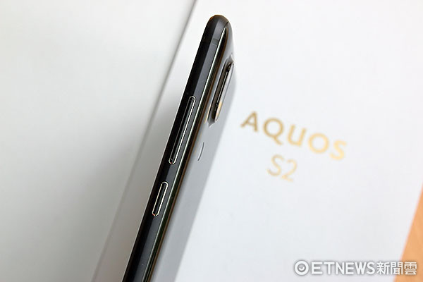 ▲ Sharp AQUOS S2 開箱圖集。（圖／記者鄭惟仁攝）