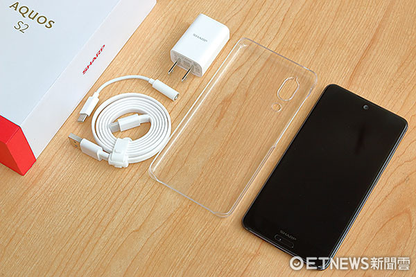 ▲ Sharp AQUOS S2 開箱圖集。（圖／記者鄭惟仁攝）