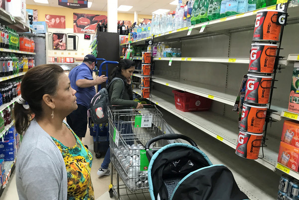 ▲▼艾瑪颶風即將侵襲佛羅里達，超市被搶空。（圖／路透社）