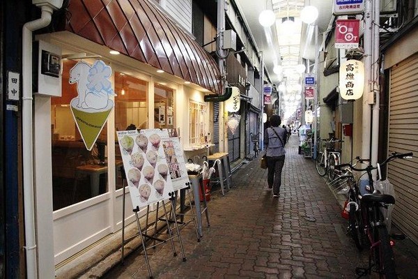 在古川町商店街內，有一間最近很受歡迎的棉花糖店。