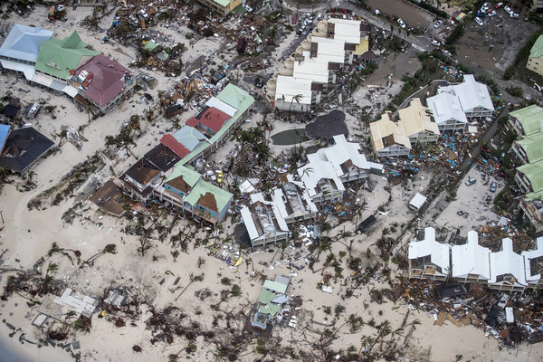▲▼颶風艾瑪重創加勒比海，聖馬丁島損毀嚴重。（圖／美聯社）