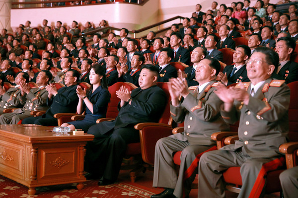 ▲▼北韓試爆氫彈成功，領導人金正恩偕夫人李雪主參加慶功宴會。（圖／路透）