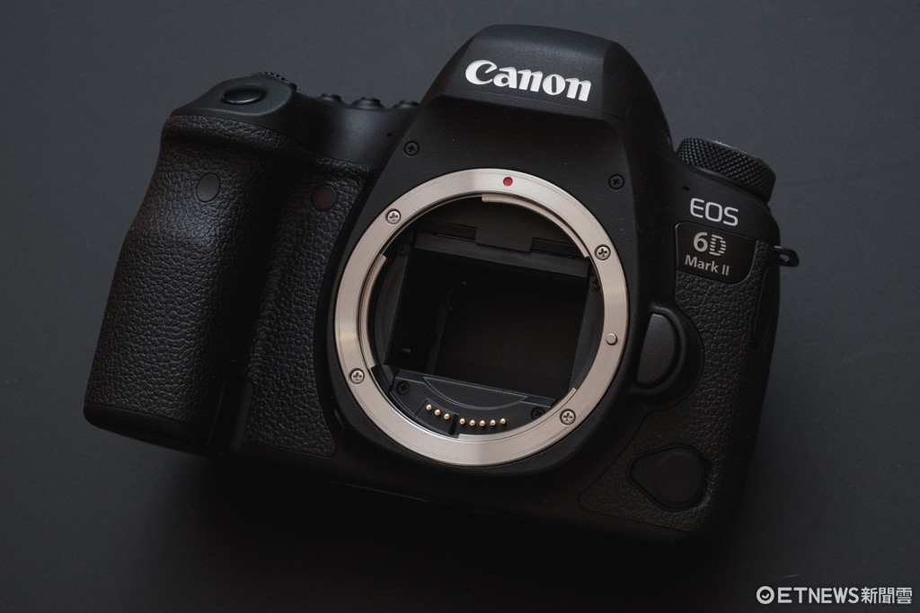 五年回歸、重寫全幅高CP值？Canon 6D Mark II單眼體驗。（圖／記者莊友直攝）