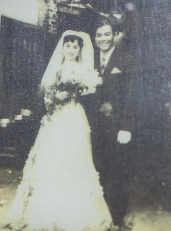 戴榮吉（左）27歲和妻子莊純蘭（右）結婚，育有2子2女。（戴榮吉提供） 
