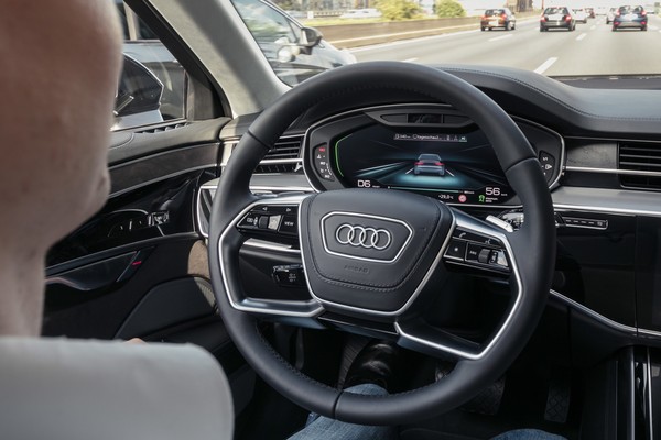 奧迪全新A8將搭載塞車自動駕駛技術　就算「塞好塞滿」也甭怕（圖／翻攝自Audi）