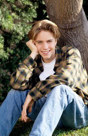 ▲▼《靈異魔咒》男主角強納森布蘭戴斯（Jonathan Brandis）。（圖／達志影像）