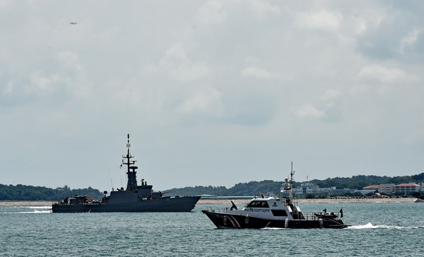 ▲▼新加坡海岸警衛隊正積極搜救中國籍失蹤船員。（圖／CFP）