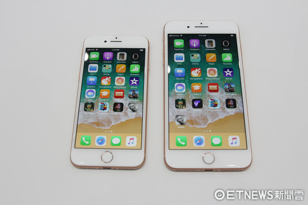 ▲iPhone 8、iPhone 8 Plus 外觀特色比一比：粉金色最好看。（圖／記者洪聖壹攝）