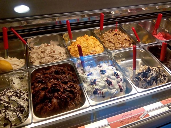 ▲▼委內瑞拉的冰淇淋店Coromoto             。（圖／翻攝自facebook／El SancochoHumberto Julián López Iglesias）