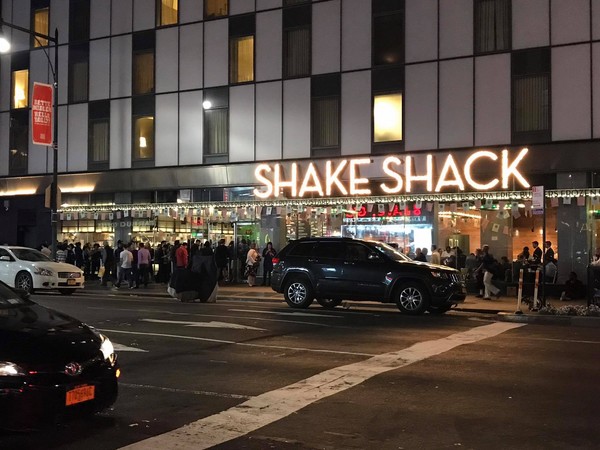 ▲紐約必吃美食的漢堡專賣店Shake Shack。（圖／Tim提供)