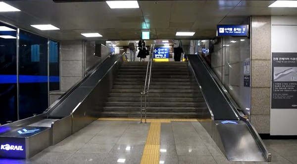 ▲▼首爾車站設置行李輸送帶。（圖／翻攝自韓國鐵道公社官方部落格）