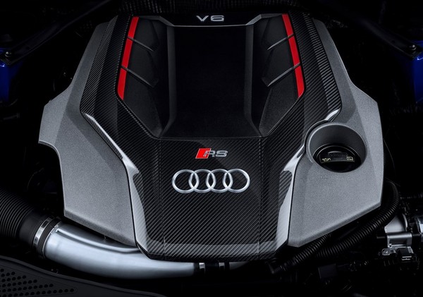 「450匹」四環頂天跑旅　奧迪RS 4 Avant再創性能顛峰（圖／翻攝自Audi）