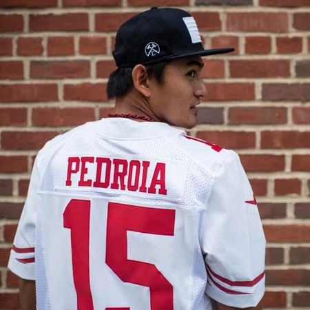 ▲林子偉穿舊金出49人隊15號球衣，名字是Pedroia           。（圖／翻攝自紅襪推特）