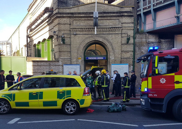 ▲英國倫敦西南部帕森綠地地鐵站（ParsonsGreen）發生爆炸案。（圖／路透社）