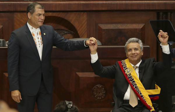 ▲▼厄瓜多現任總統莫雷諾(Lenin Moreno)（右）與前任總統柯利亞(Rafael Correa)。（圖／達志影像／美聯社）