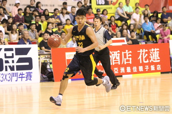 ▲觀護盃，金酒林柏偉、黃泓瀚。（圖／記者魏立信攝）