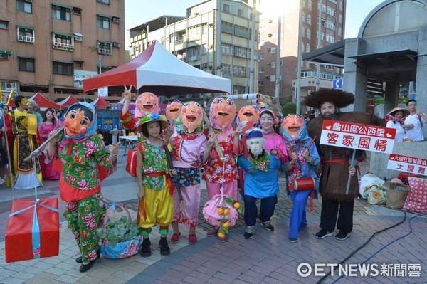 ▲桃園市龜山區充滿多元文化，社區藝術踩街熱鬧非凡。（圖／桃園市政府提供）