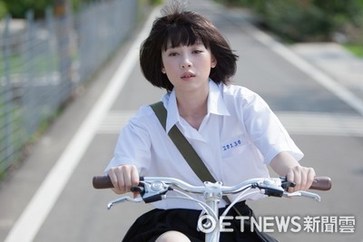 以《含笑食堂》,《新世界》,《珍珠人生》等戏剧走红的艺人杨可涵