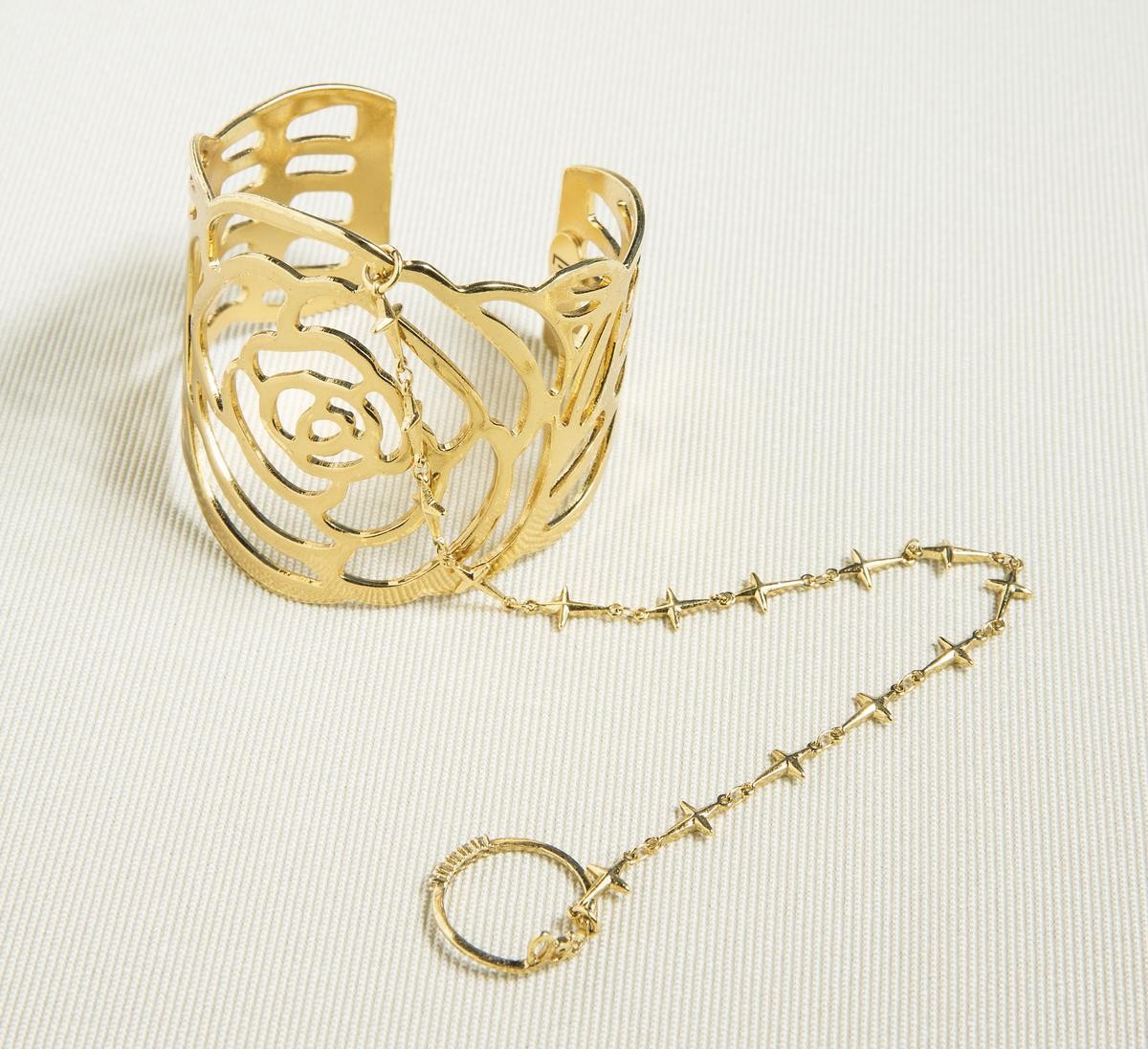 ecllective玫瑰花造型手環。廠商贈送