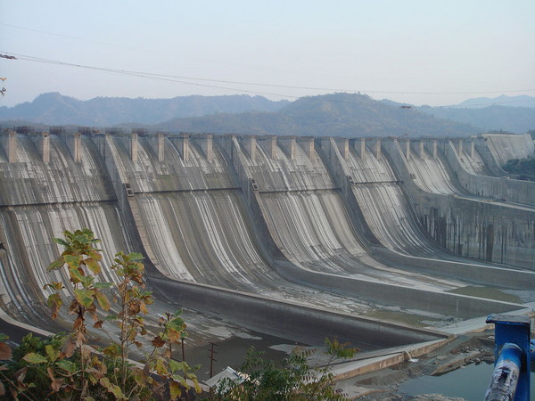 ▲▼薩達爾薩羅瓦水壩(Sardar Sarovar dam)。（圖／翻攝自維基百科）