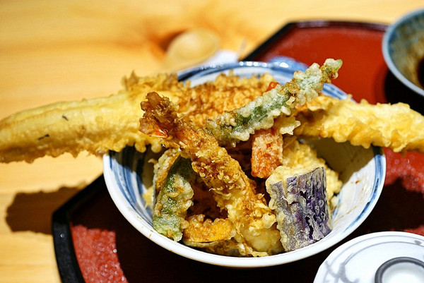 ▲瑧淇 日式天丼 定食 無菜單料理。（圖／Mika提供）