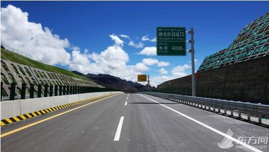 ▲▼西藏國道318線日喀則機場至日喀則市公路正式通車。（圖／翻攝自東方網）
