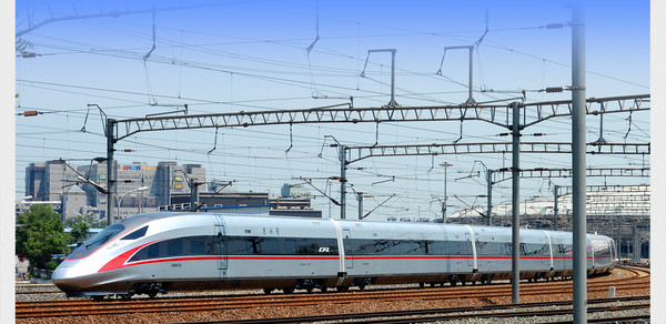 最速高铁复兴号时速350公里 北京到上海只需4